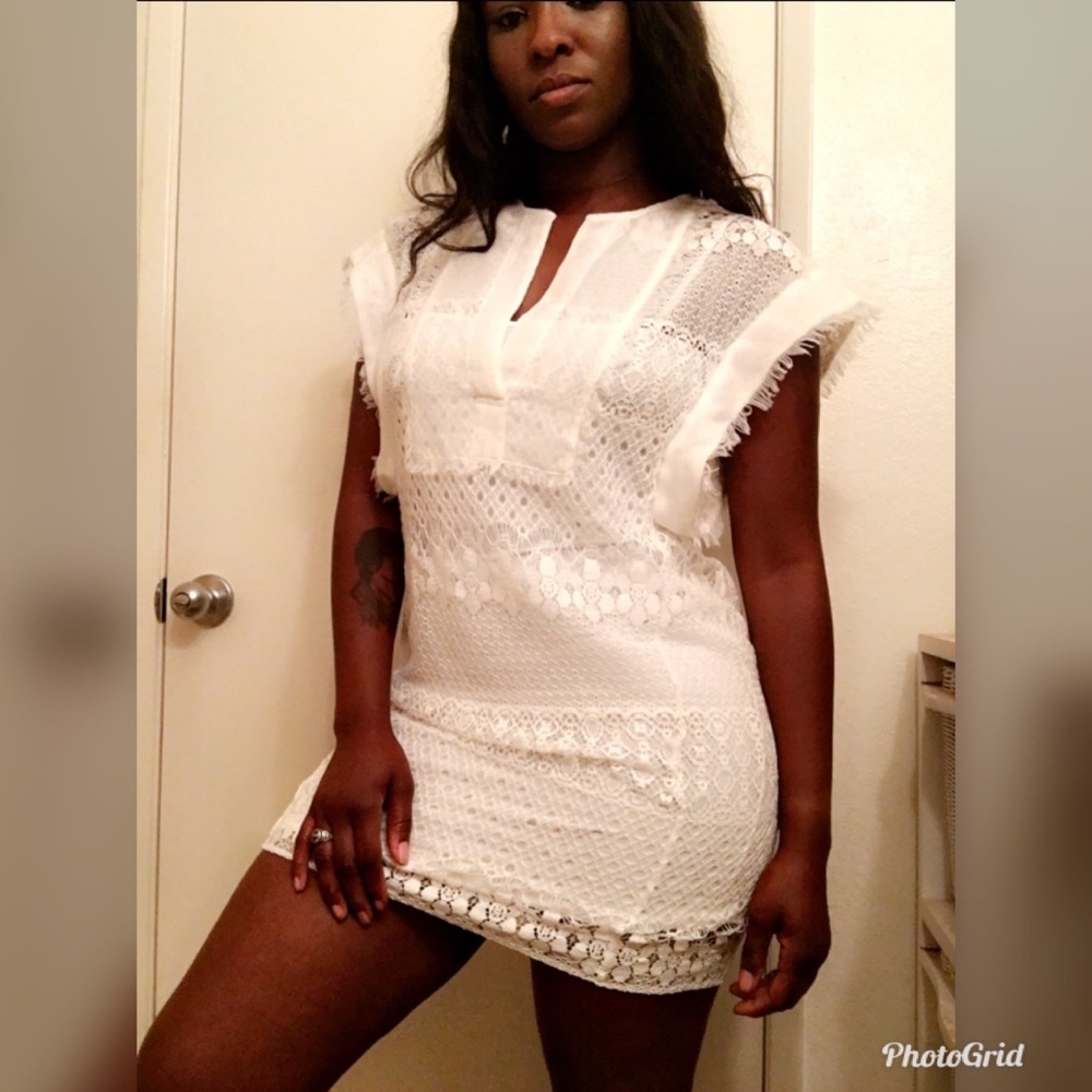 BCBG white lace short dress wit detachable lining